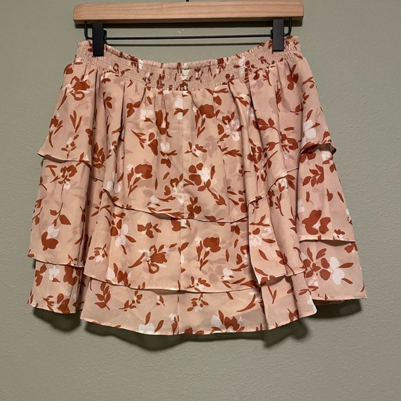 Willow Ruffle Tiered Skirt in Cantaloupe - Size Medium - Picture 9 of 11